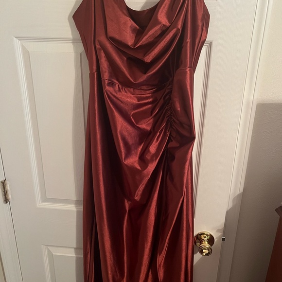 David's Bridal Dresses & Skirts - Elegant Burgundy Evening Gown